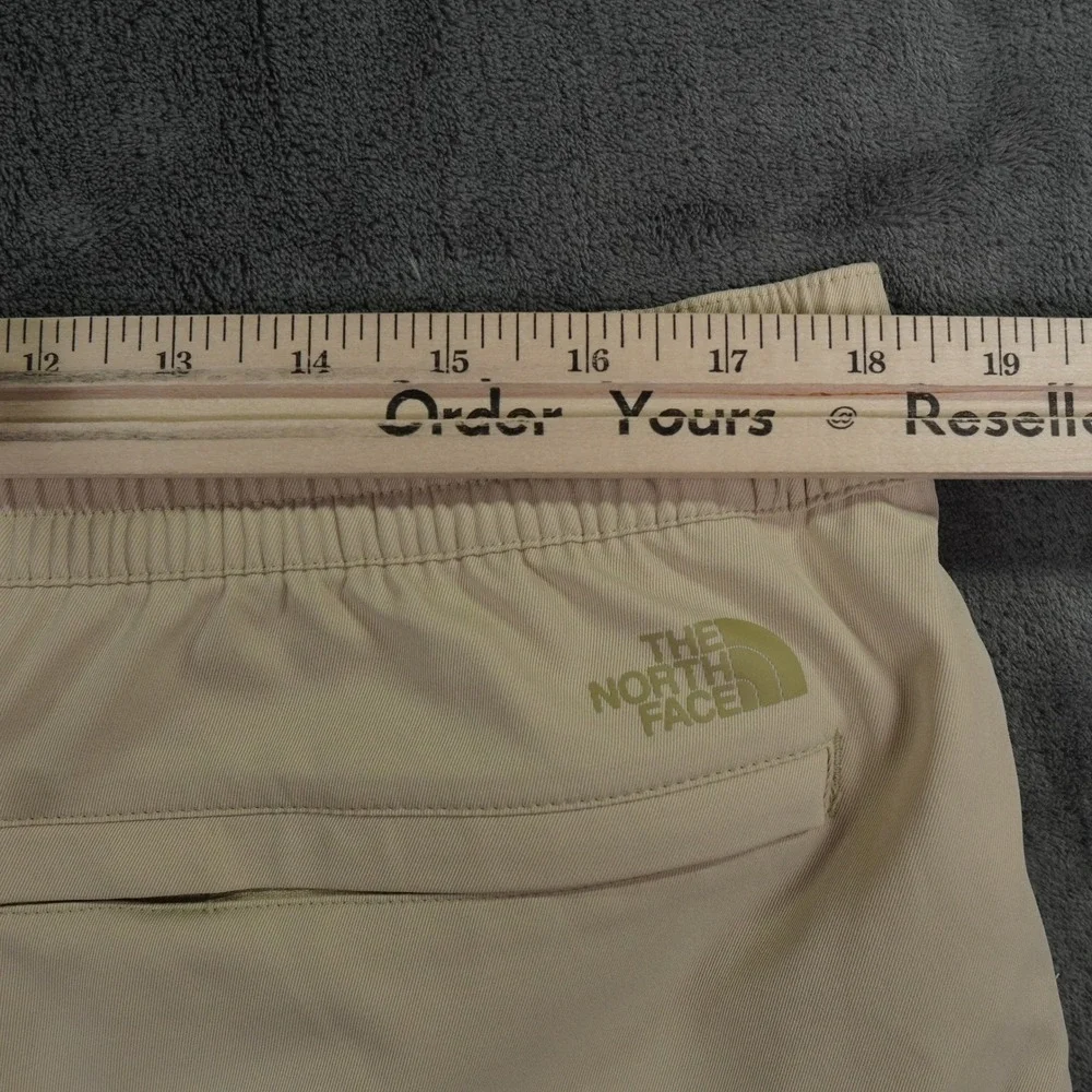 The North Face Shorts Mens 38 Tan Logo Hiking Outdoor Gorpcore NF0A5J51